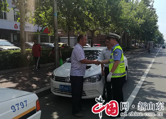 濱州市陽(yáng)信縣：遇聾啞人迷路求助 民警幫助找到家人